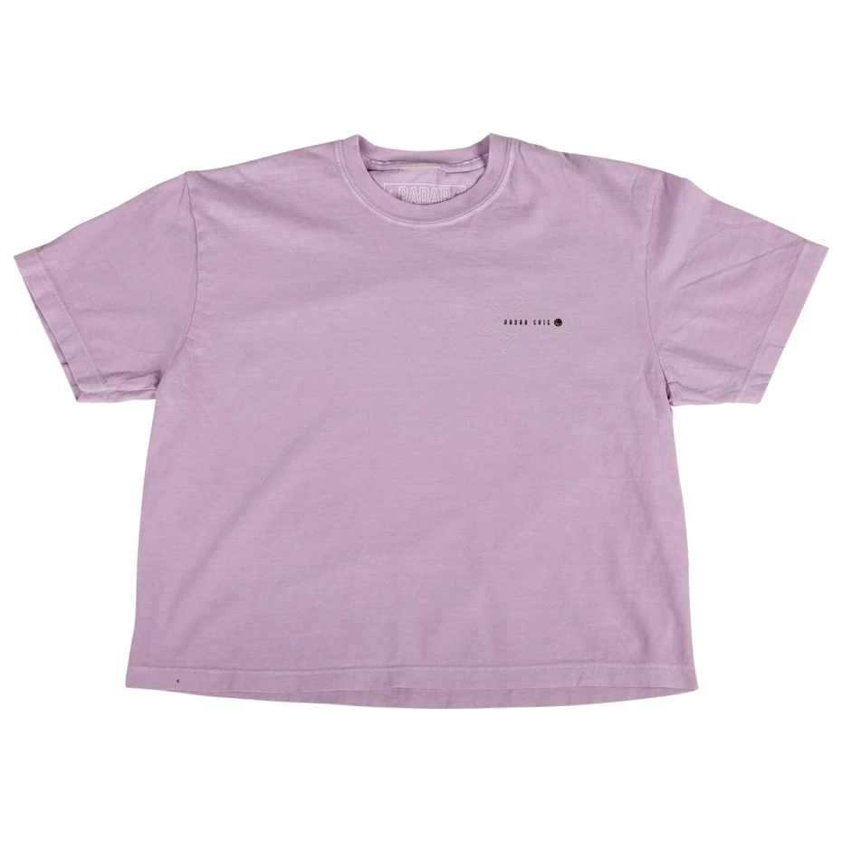 https://radarskis2027.efellecloud.com/asset/6a5561a1ab0e1/RADAR-SOFTGOODS-LYRIC-TEE-2027-BACK.jpg